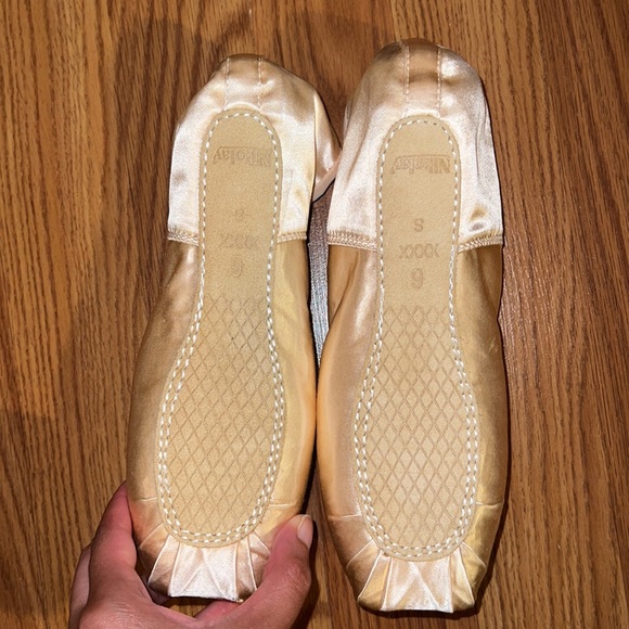 NEVER WORN Nikolay “Nova” Pointe Shoes Size 6 - Picture 4 of 4